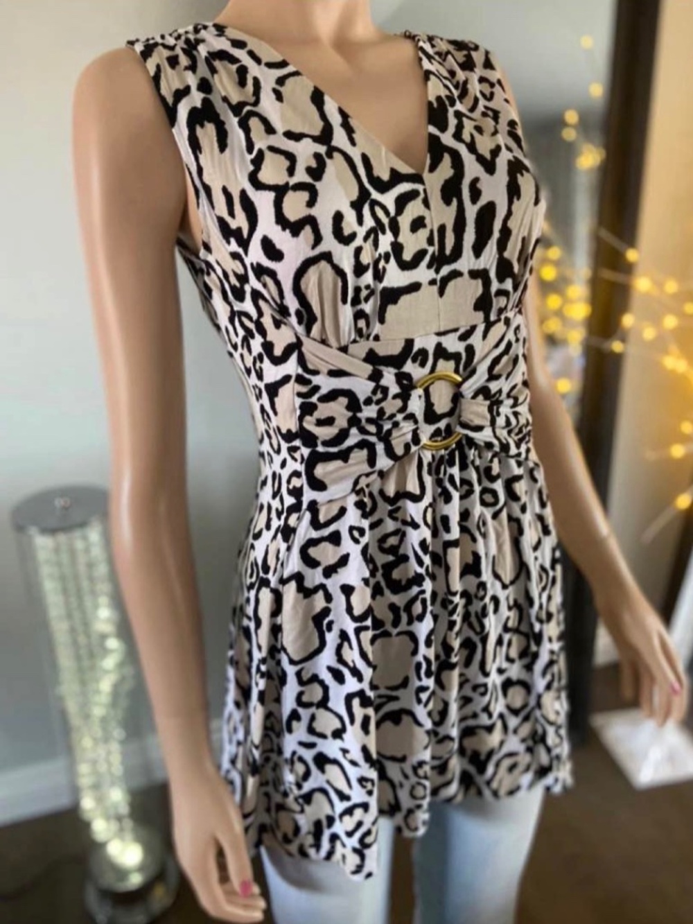 NWT: Liz Lange Women's Sleeveless Leopard Print V-Neck Tunic Top - Size Small